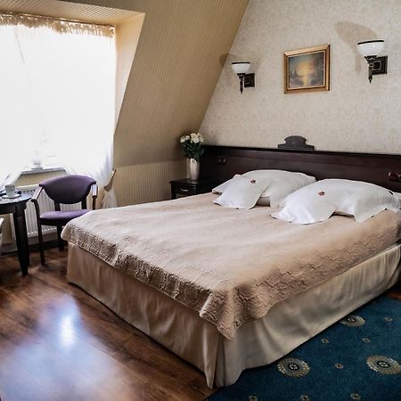 Olawian Hotel Oława Extérieur photo