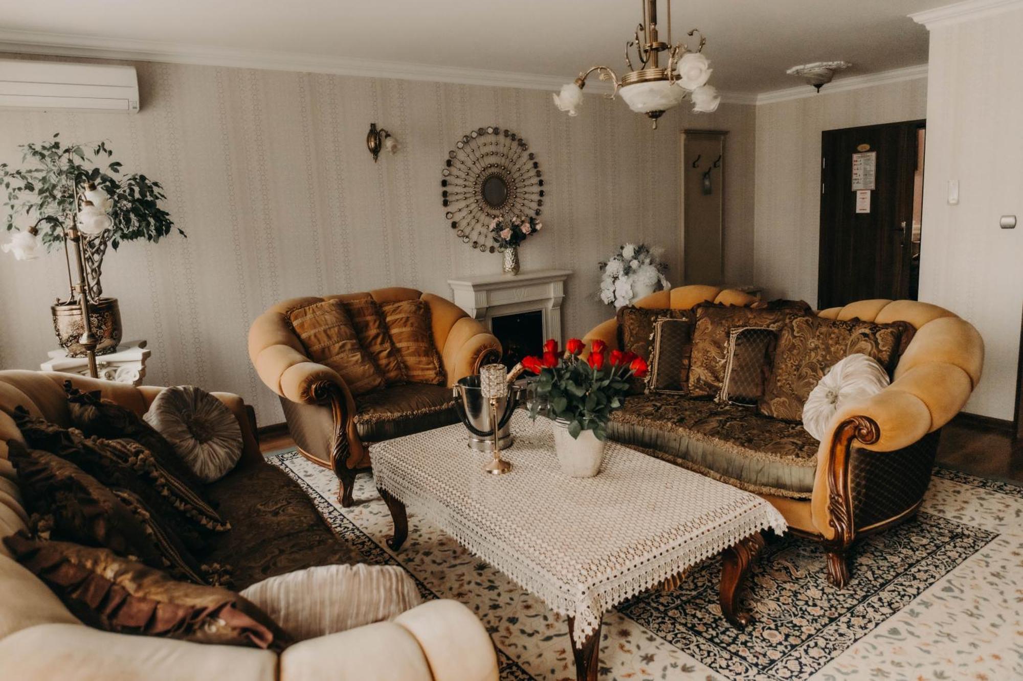 Olawian Hotel Oława Extérieur photo